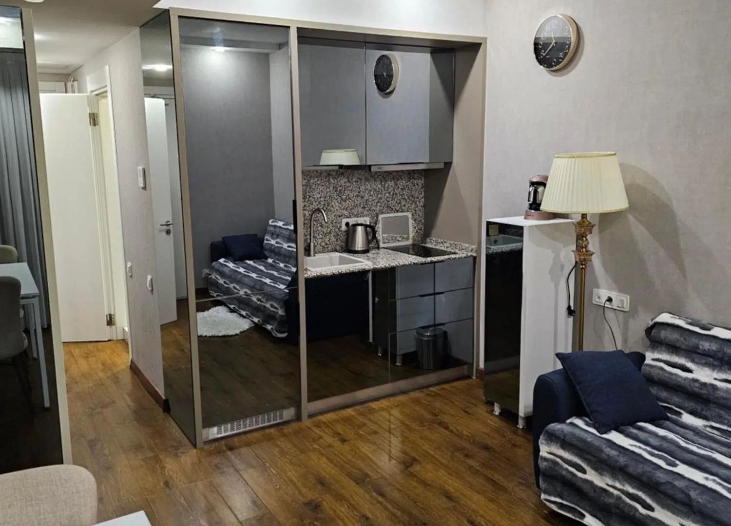 Sea And City View! One Bedroom Plus Lounge Apartment 1St Line In 5 Star Hotel! 18Th Floor Batumi